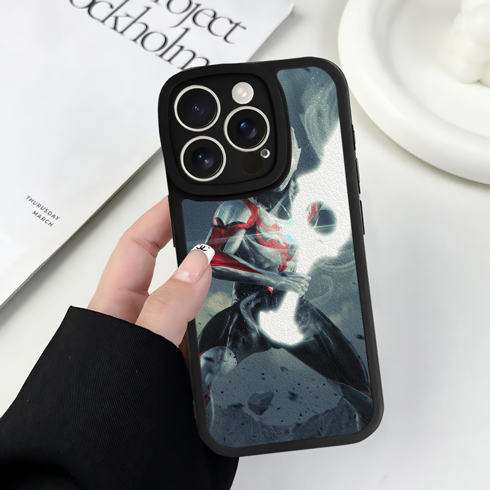 （画像用） ウルトラマン Ultraman 【iPhone 16シリーズ対応】シリコンスマホケース（レザー調） 材質：シリコン